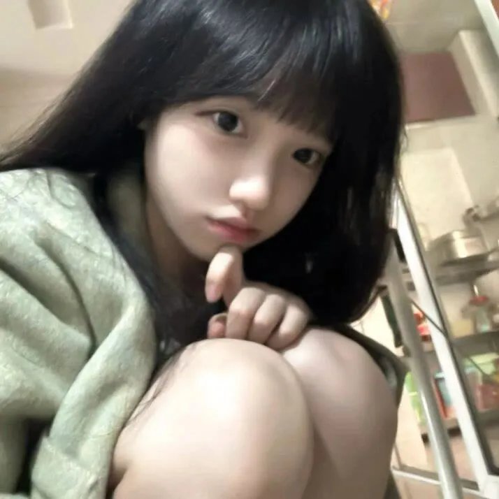 村里来了个作精大小姐